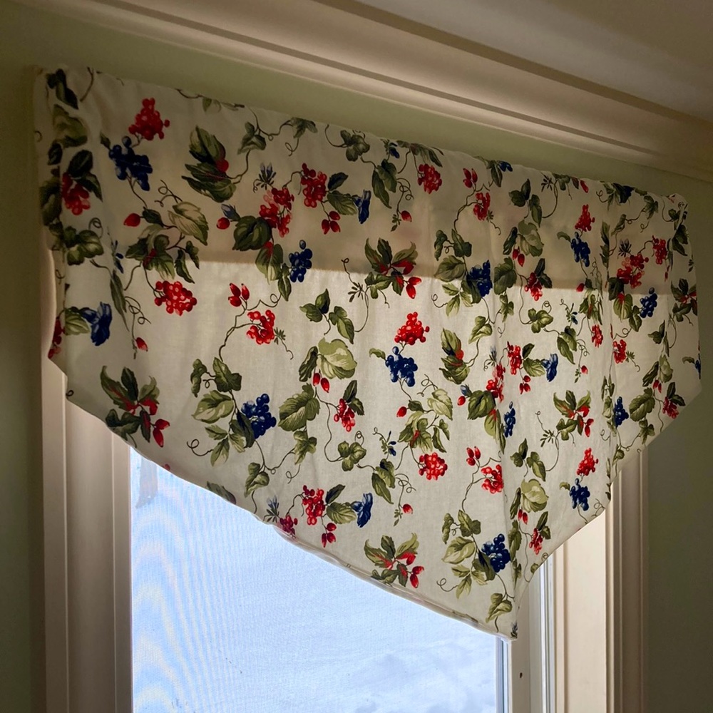 Set of WAVERLY valances!